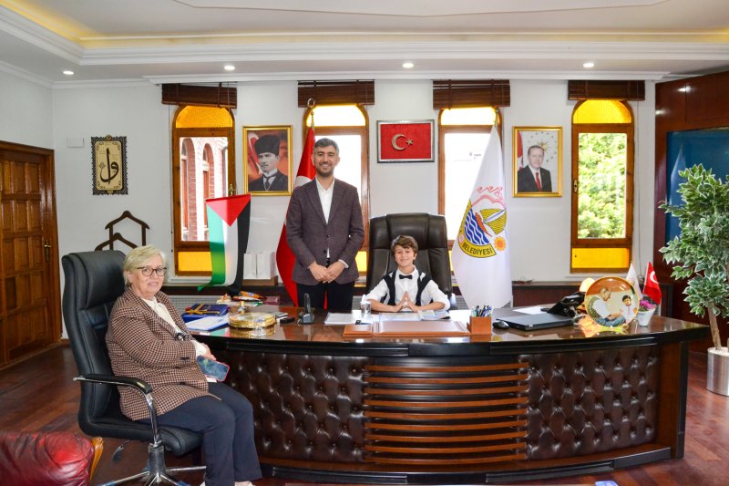 Sapanca’da 23 Nisan’da Başkan Koltuğuna Arda Berk Tarım Oturdu